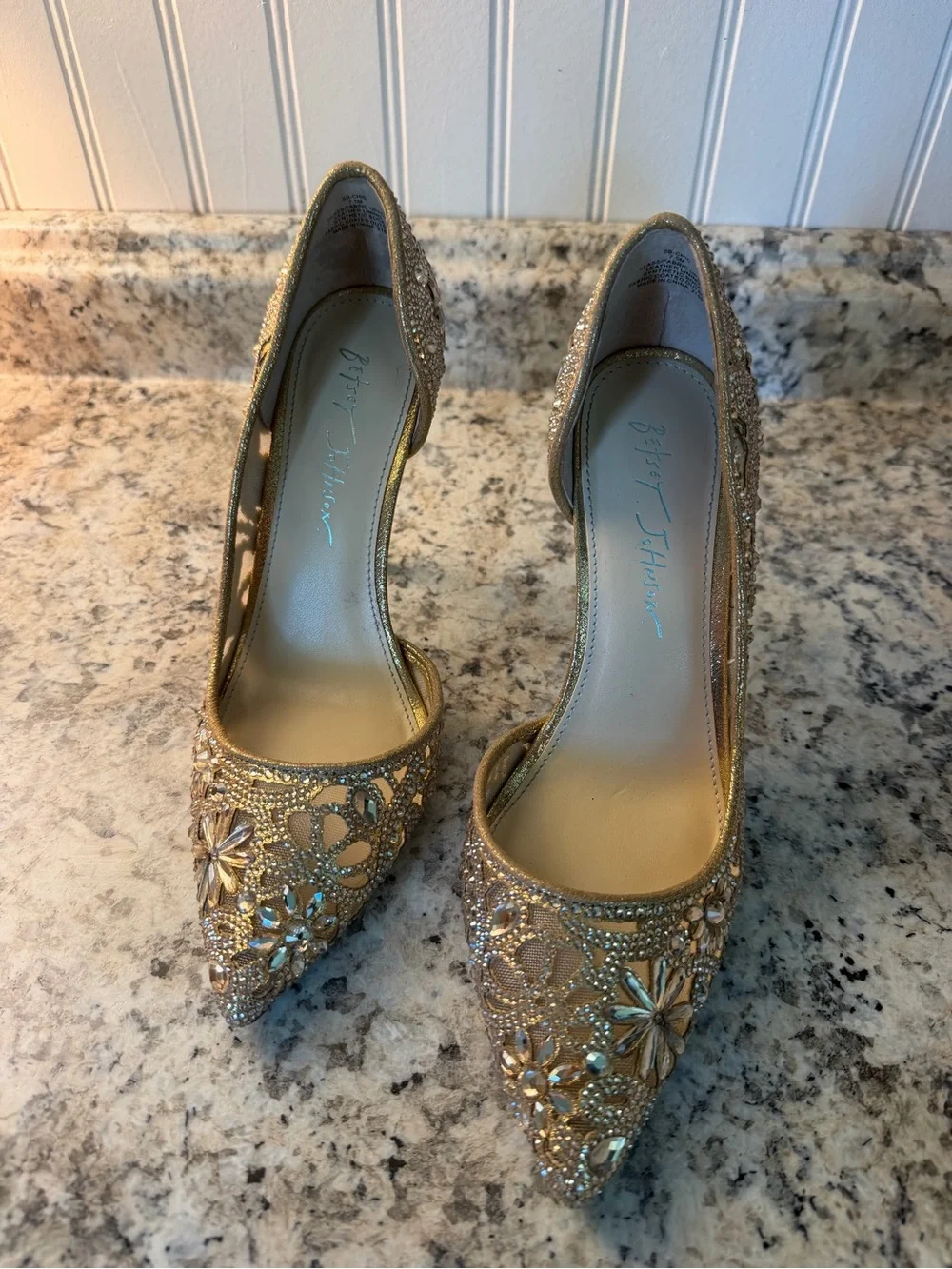 Betsey Johnson Gold Beaded Floral Pointed-Toe Pumps Wedding Gems 💎 Blue Bottom